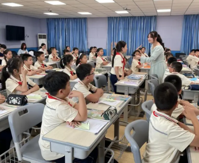 相关工业为增加引擎构建教育赋能工业反哺教育的新开展格式