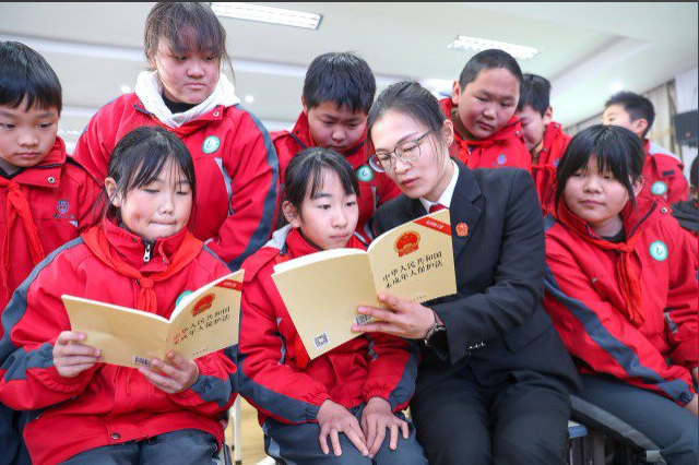 法治冬令营活动举行趣味十足的互动体会干货满满的法律知识 法治冬令营活动举行趣味十足的互动体会干货满满的法律知识