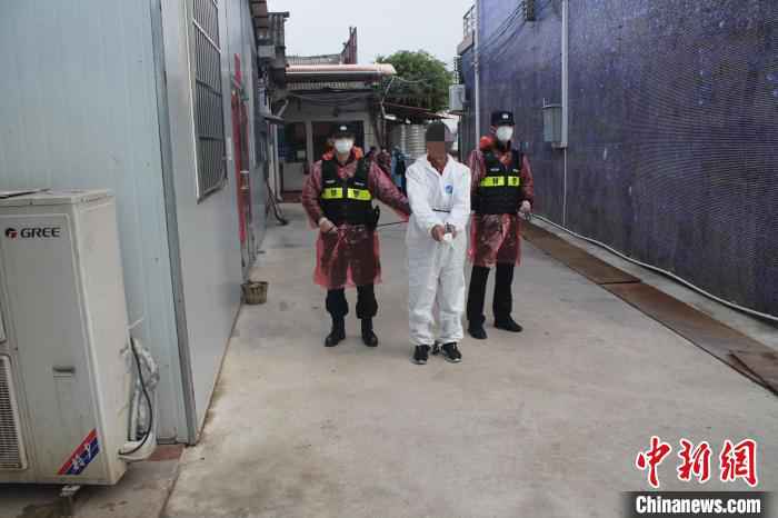  徒步行走多地“拾荒者”原是杀人嫌犯 遇疫情排查落网